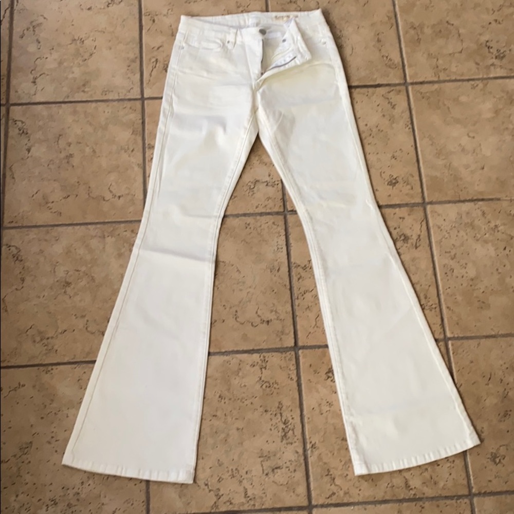 Blank NYC White Flairs